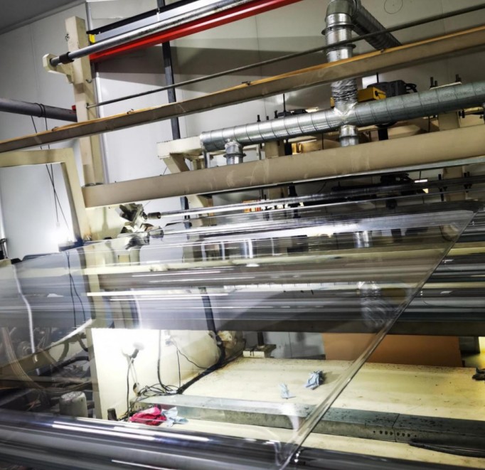 超寬耐力板生產線